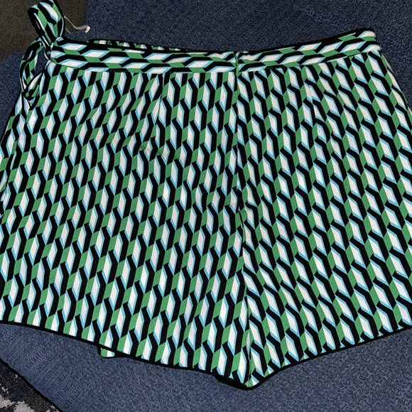 New DVF for Target Skort
Diane Von Furstenberg - Picture 7 of 12